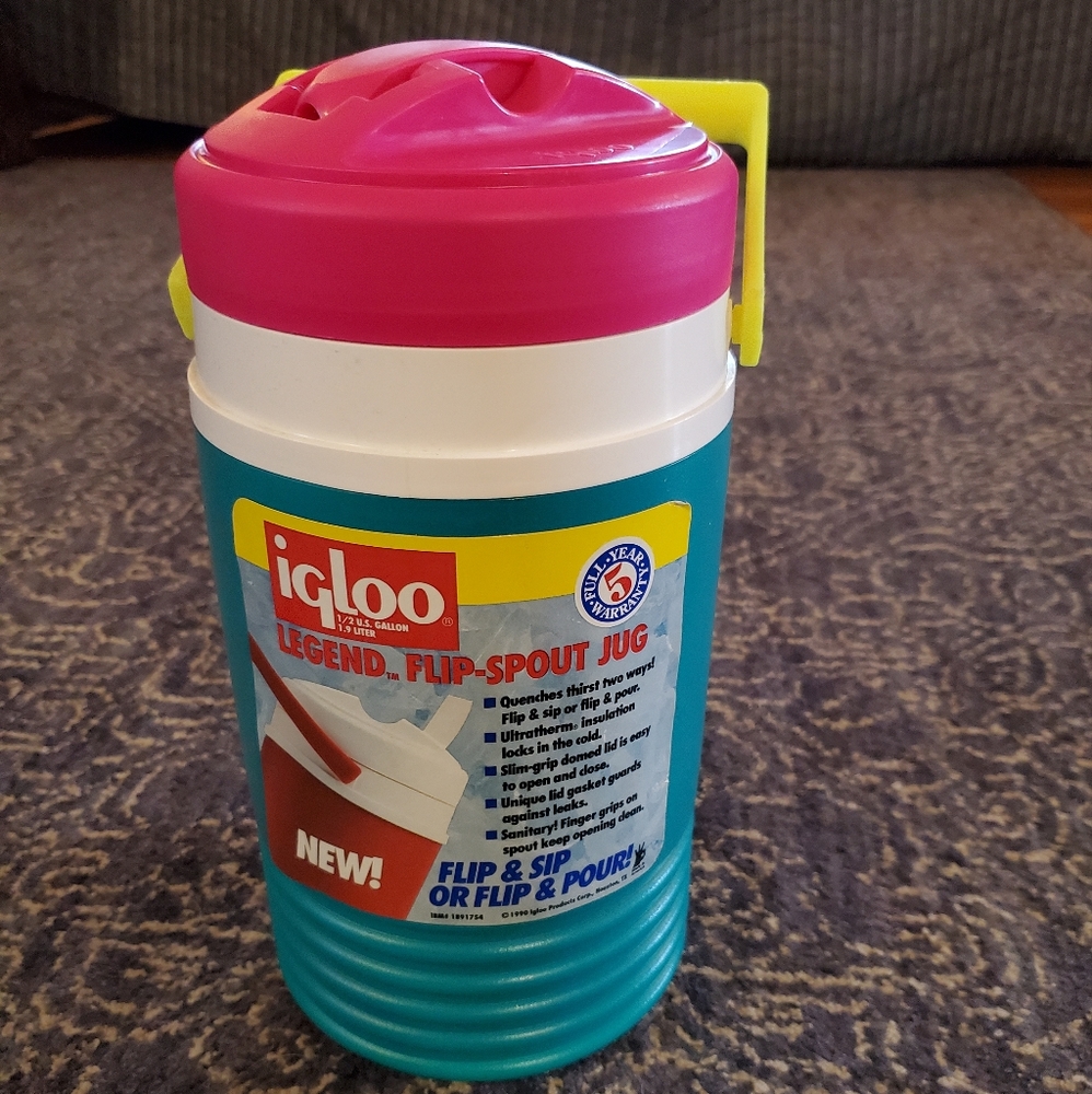 Vintage 90s Igloo thermos, 1/2 gallon. New, never used.